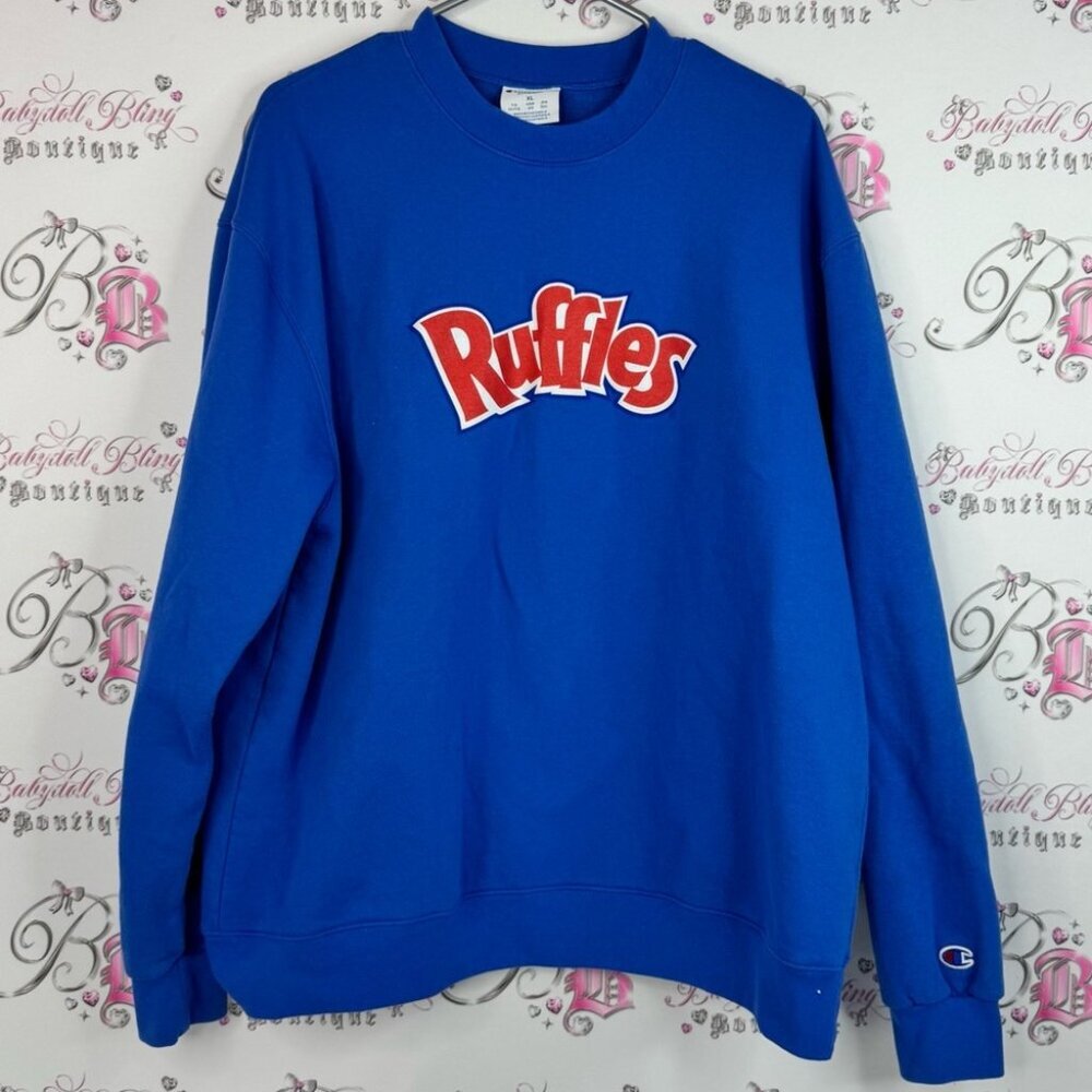 Champion sweater pull over ruffles chips red logo Authentic Blue Crewneck